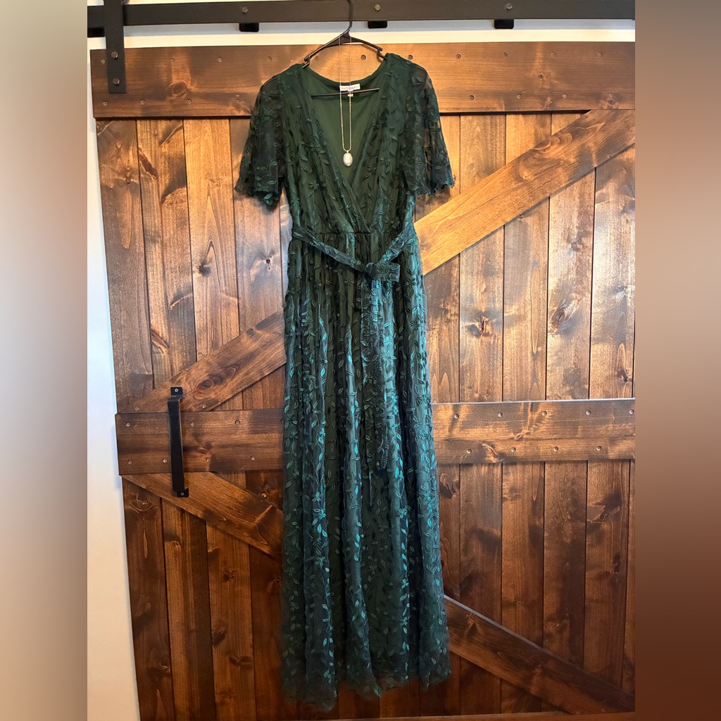 Elegant Green Flower And Vine Embroidered Maxi Dress